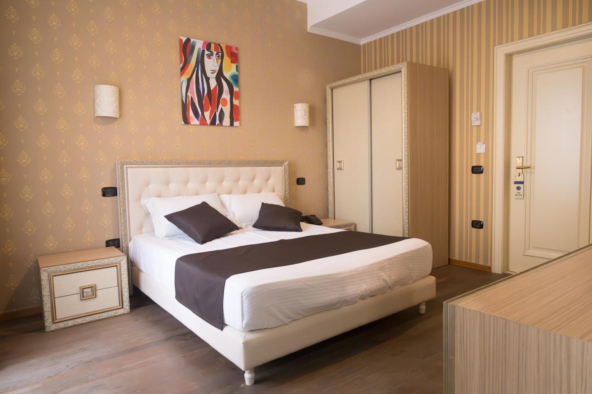 Amh Hotel Durres Durrës Exterior foto