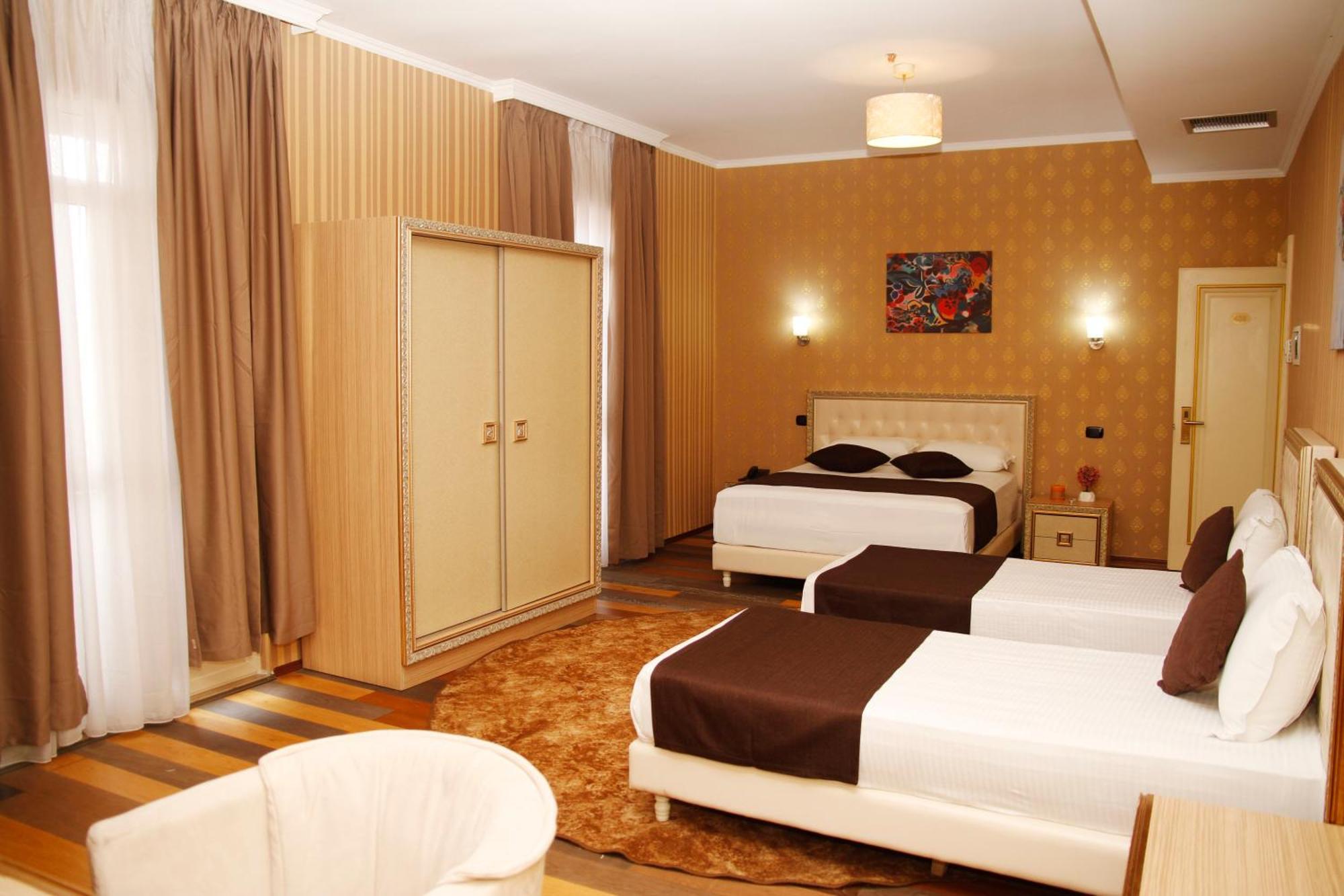 Amh Hotel Durres Durrës Exterior foto
