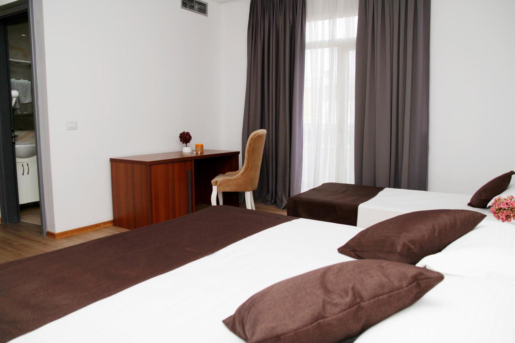 Amh Hotel Durres Durrës Exterior foto